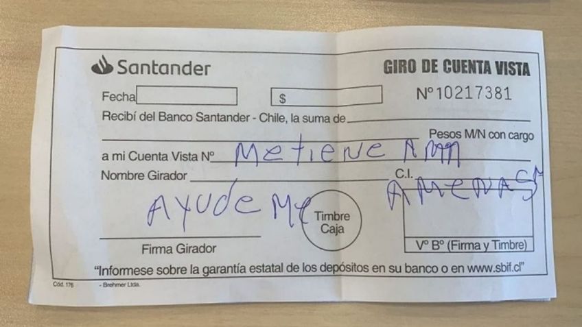 "Ayúdeme, me tiene amenazado": Hombre secuestrado pide ayuda con mensaje escrito en papel de un banco