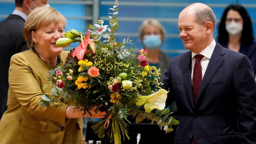 Alemania pacta una coalición de gobierno tripartita tras época de Merkel