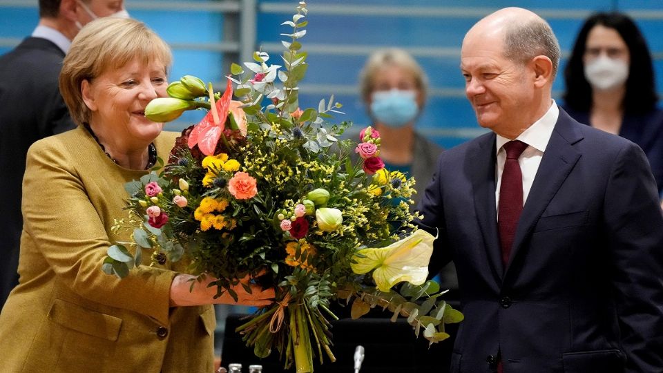 Socialdemócratas, ecologistas y liberales anunciaron ayer un acuerdo para formar un gobierno en Alemania. Foto: Agencias