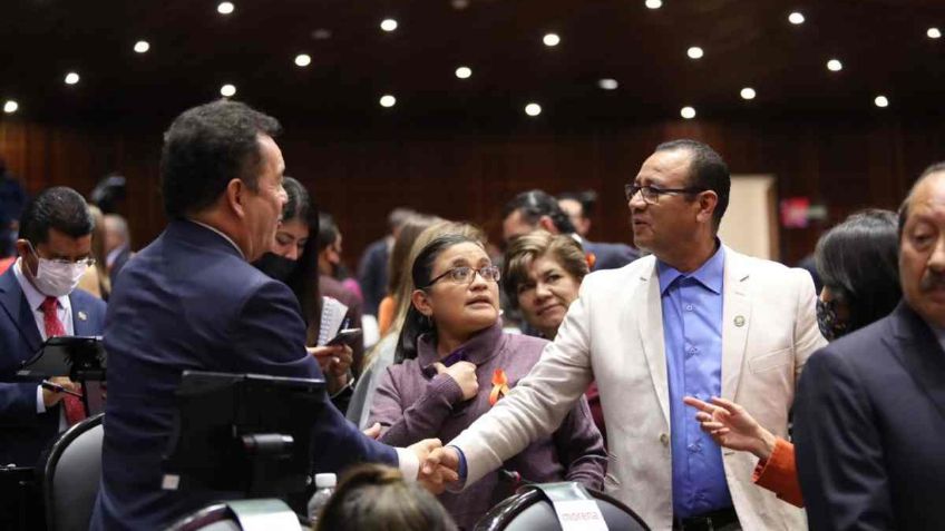 Roberto Valenzuela abandona al PAN en la Cámara de Diputados; ahora está con Morena