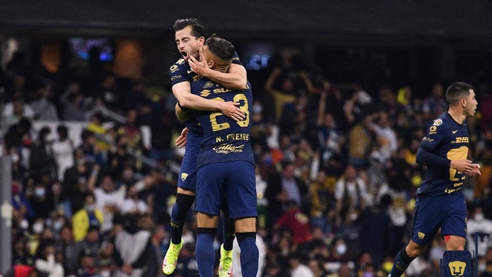 Los universitarios conquistaron el Estadio Azteca (Foto: @pumas)