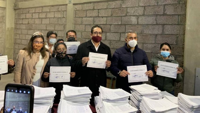 Ecatepec entrega más de 30 mil firmas a favor de la ratificación de mandato de AMLO