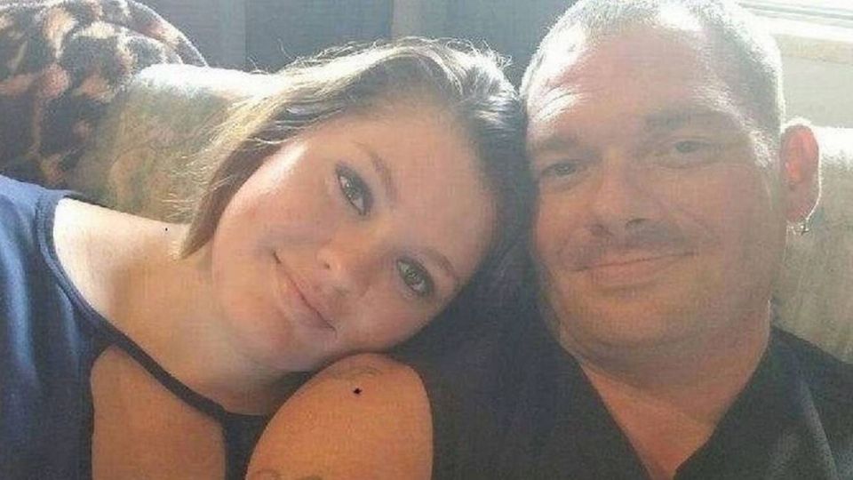 Padre e hija se reencontraron 20 años después y se casaron. Foto: Daily Star