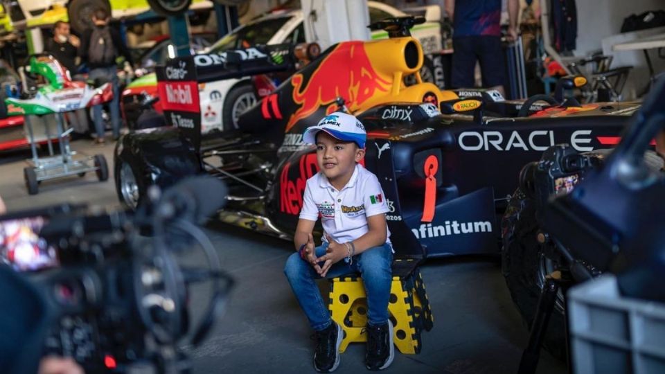 El piloto infantil será embajador en el GP de México 2021. Foto: Instagram