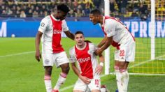 Jugador del Ajax se impacta con el poste tras marcar gol, pero termina con yeso en el pene | FOTOS