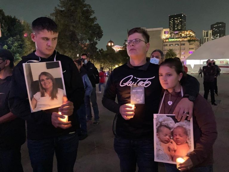 La familia Lebaron realizaron una manifestación en Palacio Nacional