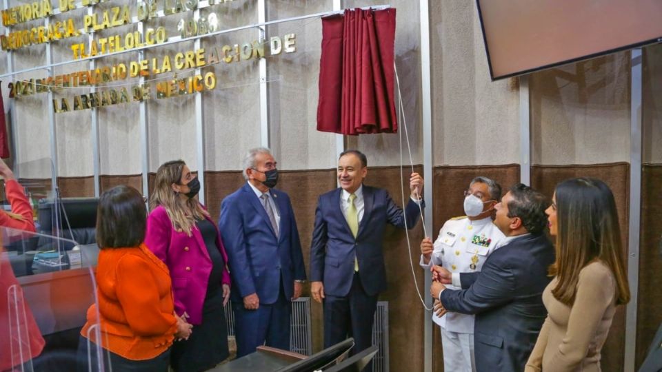 La frase de reconocimiento a la Marina Armada de México permanecerá en el muro de honor del Poder Legislativo.