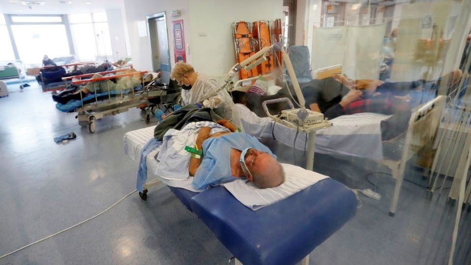 Colapsos en sistemas de salud. Foto: EFE