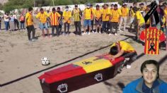 ¡Emotiva despedida! Llevan ataúd de joven a cancha de futbol para que atajara sus últimos penales