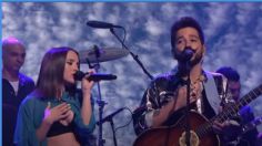 El atrevido toqueteo de Evaluna a Camilo en el programa de Jimmy Fallon | VIDEO