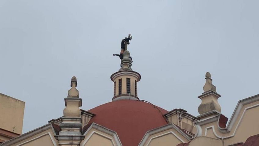 Veracruz: Joven intenta lanzarse desde la cúpula de una iglesia | VIDEO