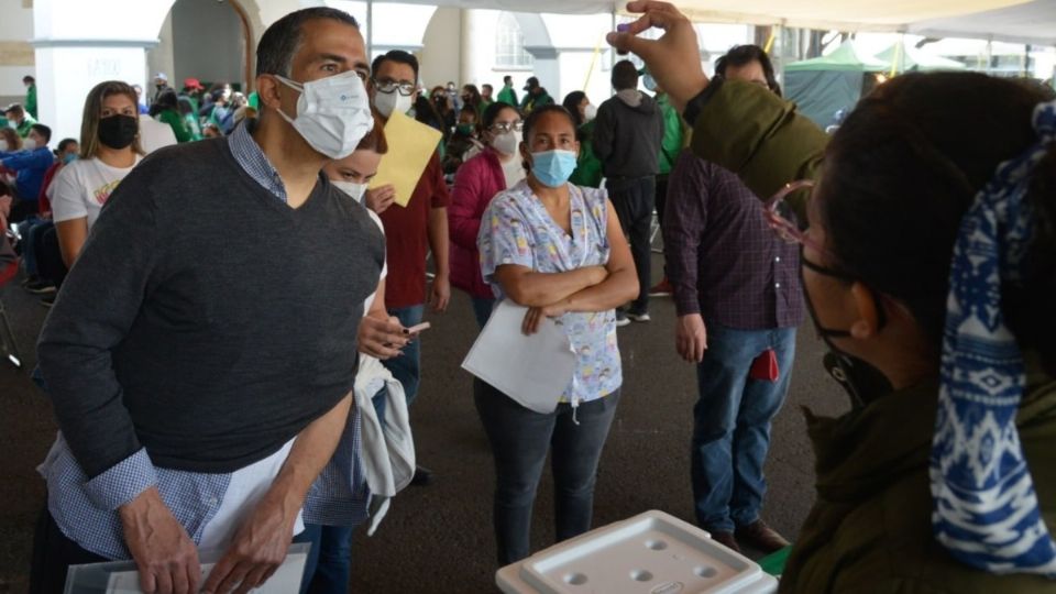 Alcanzar el 100 por ciento de aplicación de la vacuna anti Covid depende que la población , aseguró el funcionario. FOTO: ESPECIAL