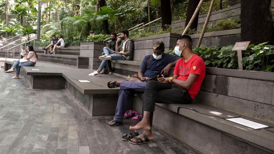 Singapur no pagará tratamiento médico ante contagio de Covid-19 a quienes no se vacuen. Foto: EFE