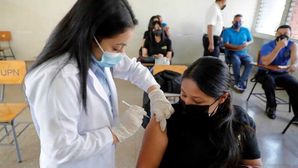 La experta indicó que aún se desconoce a ciencia cierta el comportamiento de la nueva variante. FOTO: EFE