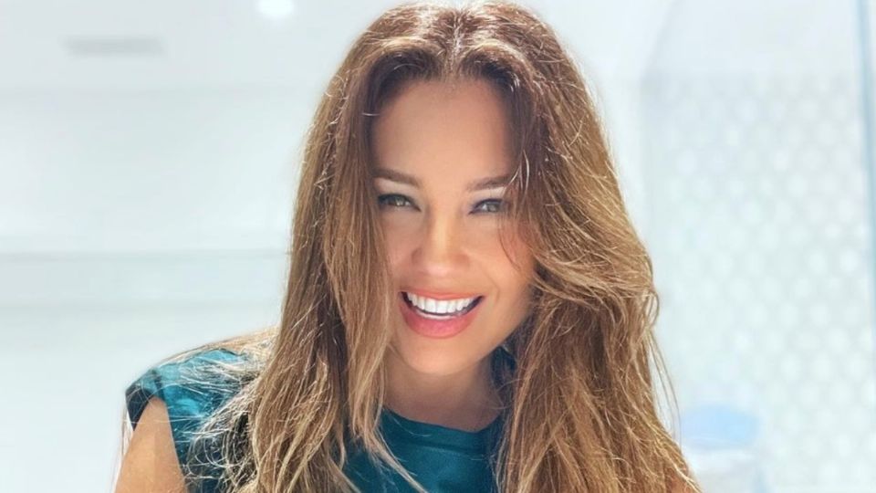 Thalía revela tener fuertes dolores tras accidente. Foto: Instagram @thalia