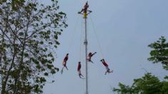 Danzante volador fallece tras caer de 20 metros de altura en Cuetzalan, Puebla