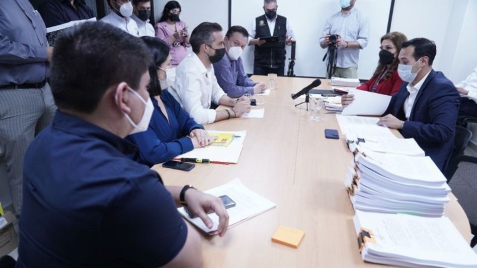 Reunión de la Comisión de Hacienda en la que se aprobó el dictamen de incremento a tasas catastrales