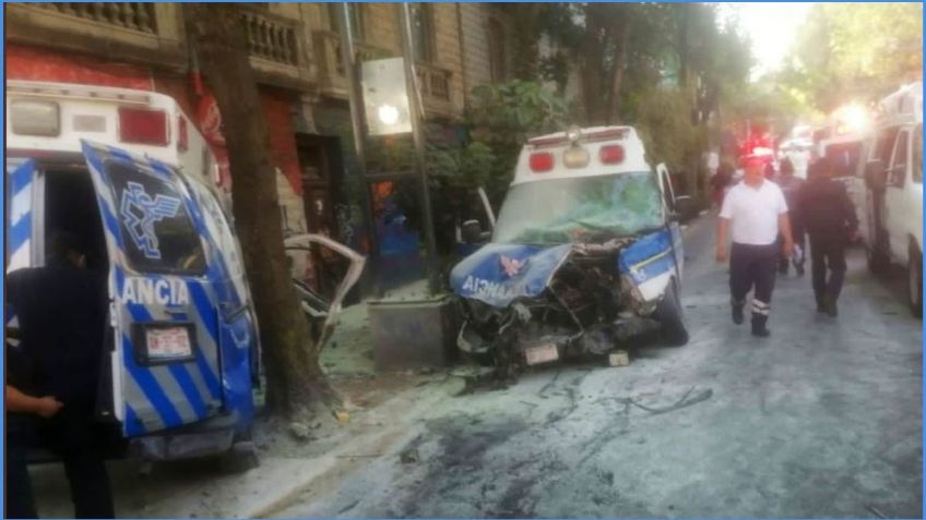 CDMX: choque entre dos ambulancias deja siete paramédicos heridos | VIDEO