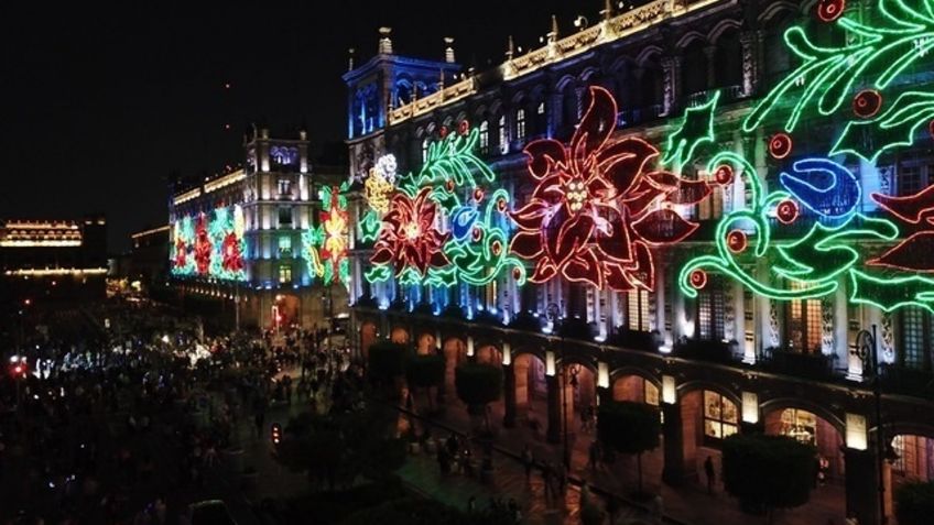 Un tobogán de hielo, un bosque nevado y una rueda de la fortuna: Así será la Verbena Navideña en el Zócalo de CDMX