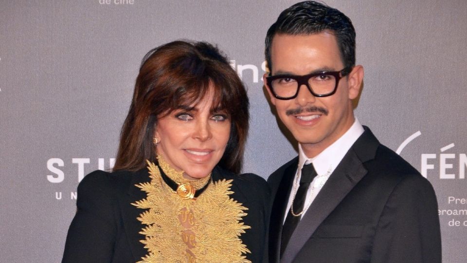 Verónica Castro y Manolo Caro trabajaron juntos en la serie de Netflix 'La casa de las Flores'. Foto: Archivo