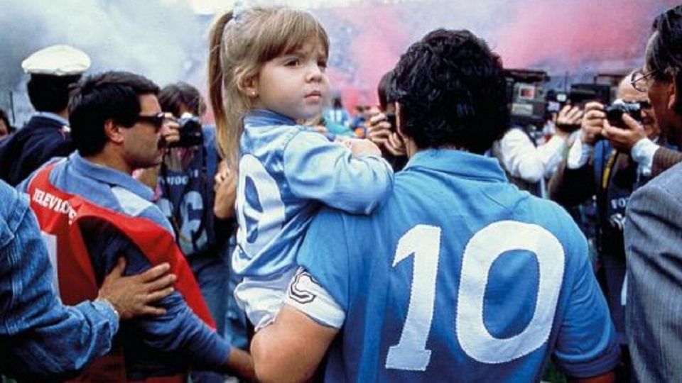 Diego Armando Maradona tendrá una serie basada en los relatos de su hija Dalma, quien coproducirá 'La Hija de Dios'. Foto: Cortesía