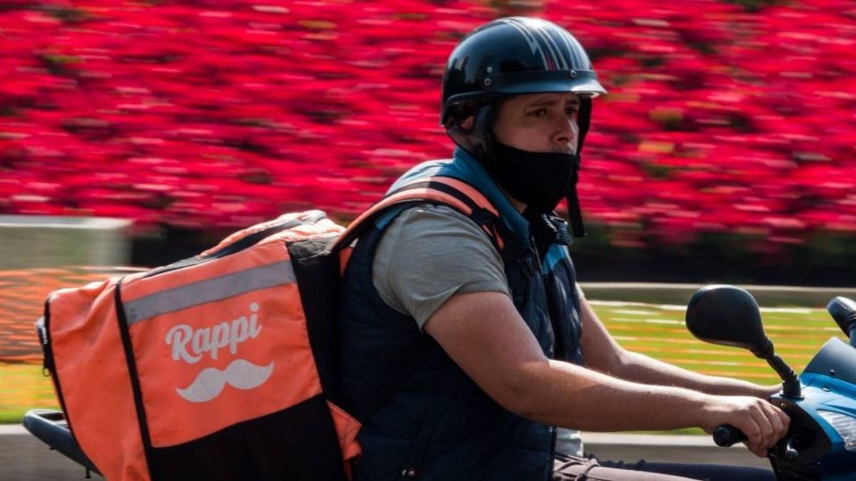 Un repartidor de comida rápida sufrió un asalto donde le quitaron su motocicleta (Foto: Cuartoscuro)