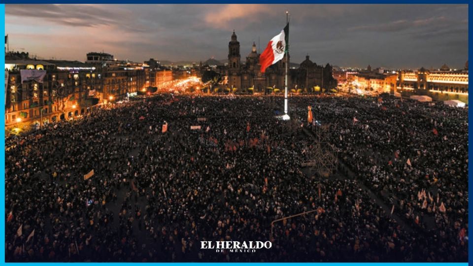 Ante el 'ligero' aumento de casos de COVID-19, el gobierno también decidió adelantar el cierre de la verbena navideña del Zócalo. Foto: Leslie Pérez