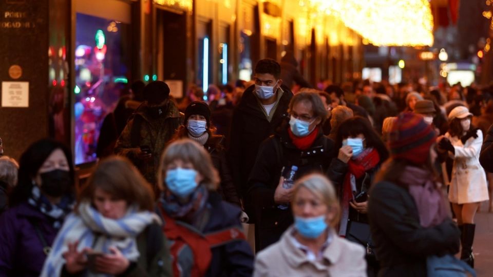 La gobernadora de NY recordó que no es la misma situación que se enfrentó en marzo del año pasado, cuando el país tuvo que cerrar sus actividades debido a la pandemia de Covid-19. FOTO: EFE