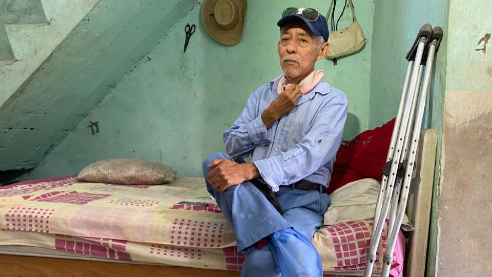 Don Mario, manifestó que vive en una casa que le prestaron Foto: Especial