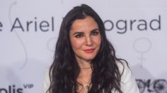 De pie, Martha Higareda impacta con vestido dorado | FOTO