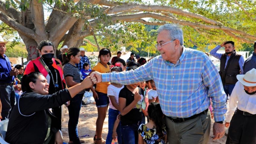 Rocha Moya visita poblado donde se construye presa Santa María en Sinaloa