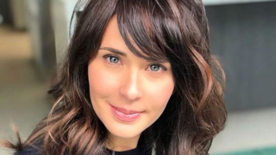 Adriana Louvier deja a un lado el sueño de convertirse en madre. Foto: Instagram @lalouvier