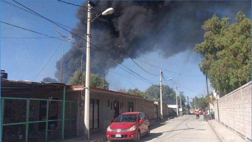 Se incendia fábrica de plásticos en Zumpango, Estado de México | FOTOS