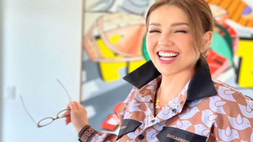 Thalía sorprende con IMPRESIONANTE look navideño en Instagram | FOTO