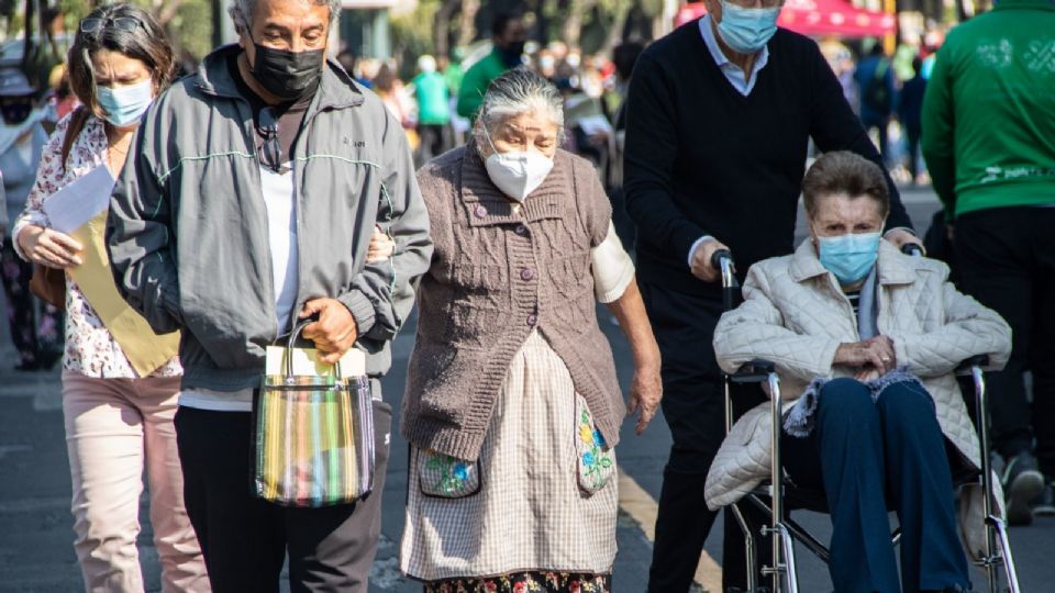 En el caso del IMSS, el préstamo se transfiere a la cuenta de la  pensión (Foto: Cuartoscuro / Archivo)