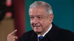 AMLO califica como "buena actitud" retirar la denuncia penal contra consejeros del INE