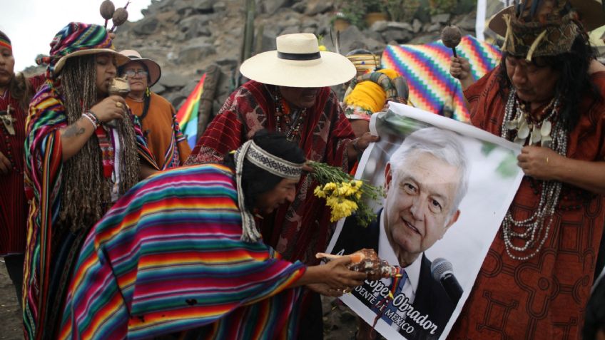 Chamanes de Perú realizan "limpia" a AMLO en ritual místico de Año Nuevo: unen fuerzas para pedir a la pachamama que acabe la pandemia