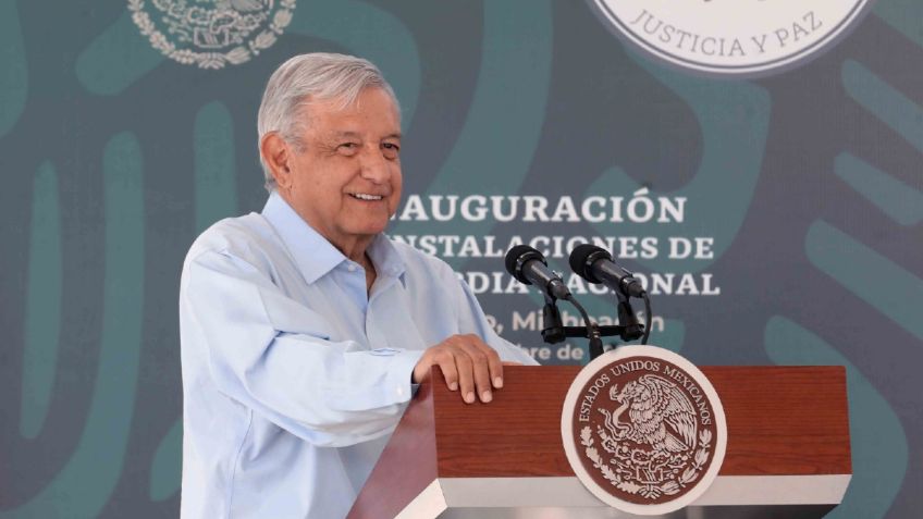 AMLO promete regularizar autos chocolates en Michoacán