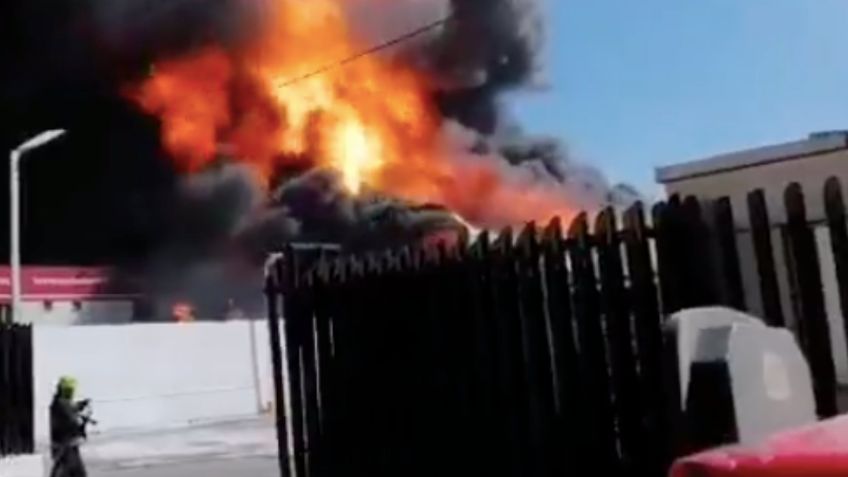 Se incendia fábrica en la zona industrial de Lerma, en Edomex | VIDEO