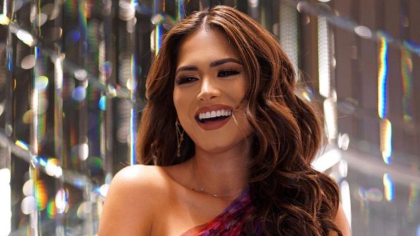 Andrea Meza presume cinturita con hermoso vestido color coral: FOTO