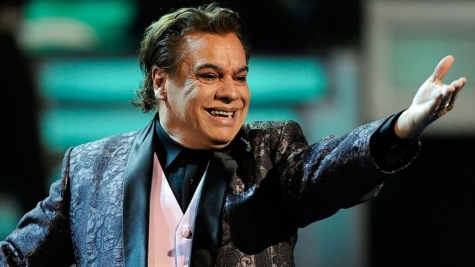 Juan Gabriel en el escenario. Fuente: Instagram Juan Gabriel