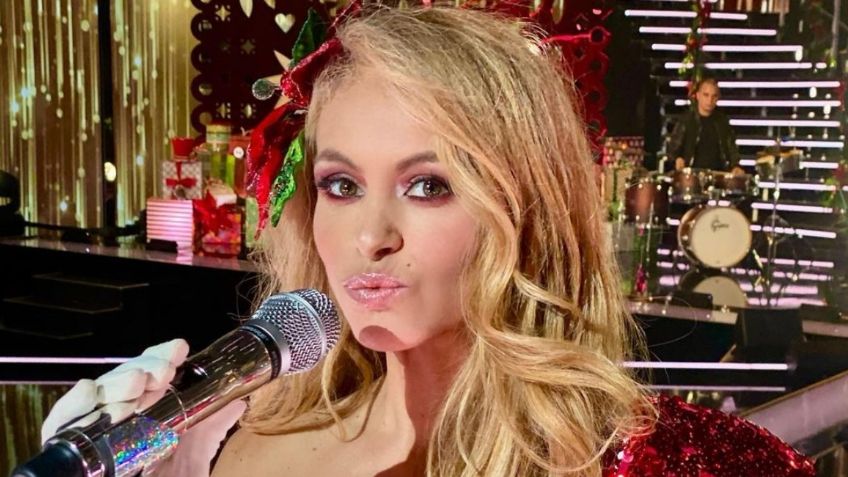 Paulina Rubio adelanta la Navidad con atrevido atuendo rojo | VIDEO