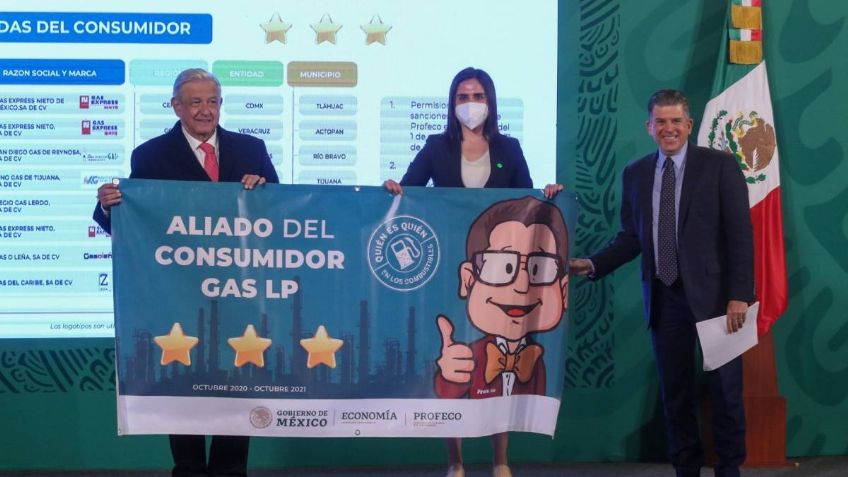 AMLO reconoce a empresas de gas LP y gasolina por dar precios bajos y kilos de a kilo