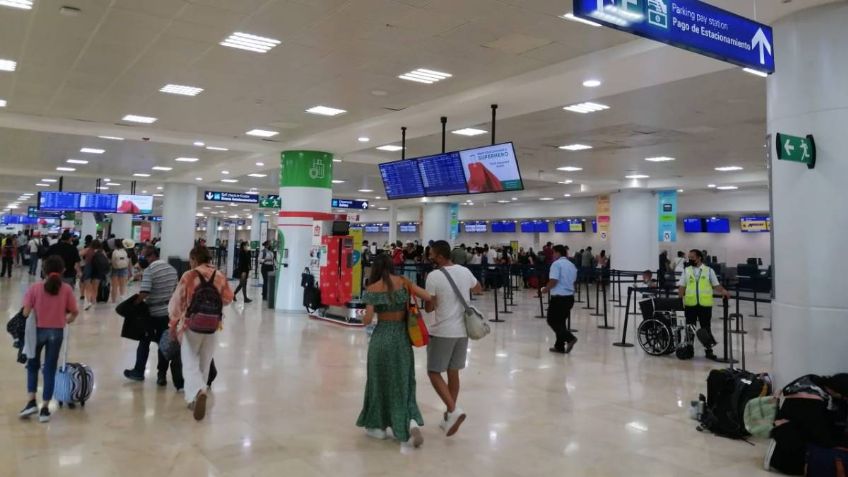 Pánico en el Aeropuerto de Cancún se desató por el ruido de dos letreros que cayeron al suelo, asegura la Fiscalía