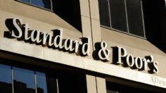 S&P ratifica calificación de México, pero con perspectiva negativa