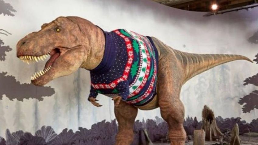 T-Rex gigante estrena suéter navideño y se viraliza en redes