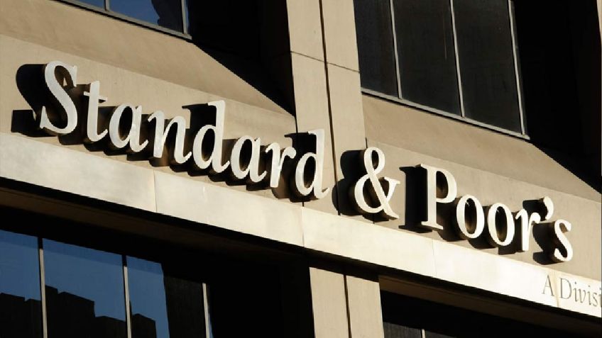 S&P ratifica calificación de México, pero con perspectiva negativa