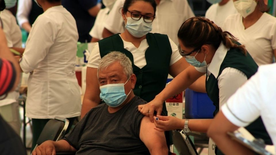 Los docentes recibirán el fármaco para evitar un cuadro grave de coronavirus