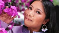 Yalitza Aparicio lleva la falda larga y plisada perfecta para mujeres chaparritas