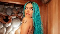 Karol G seduce con atrevido look de minifalda: FOTOS